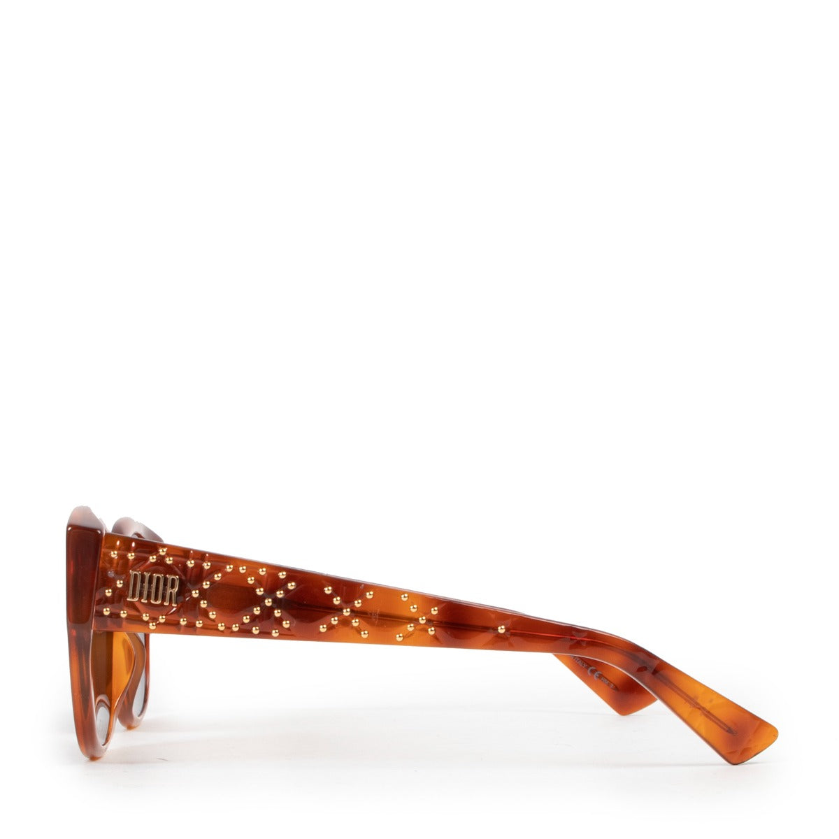 Shop now your favorite 100% authentic Christian Dior accesoires, at Labellov.