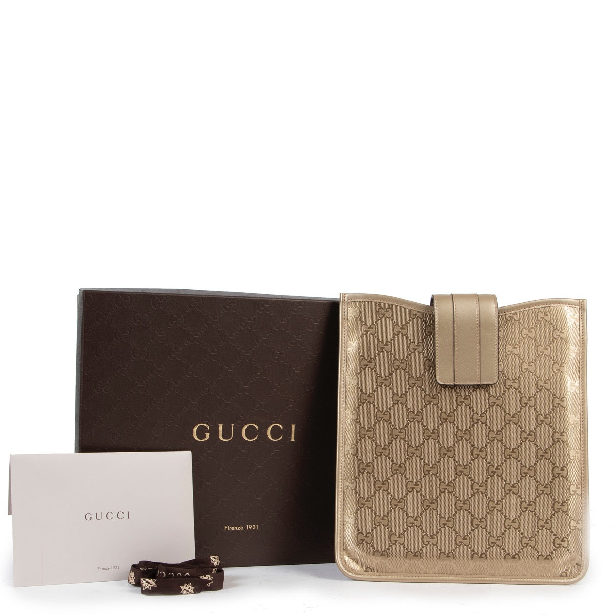 Shop safe online 100% authentic second hand Gucci Gold Monogram Canvas Ipad Case in very good condition at the right price at Labellov in Antwerp.