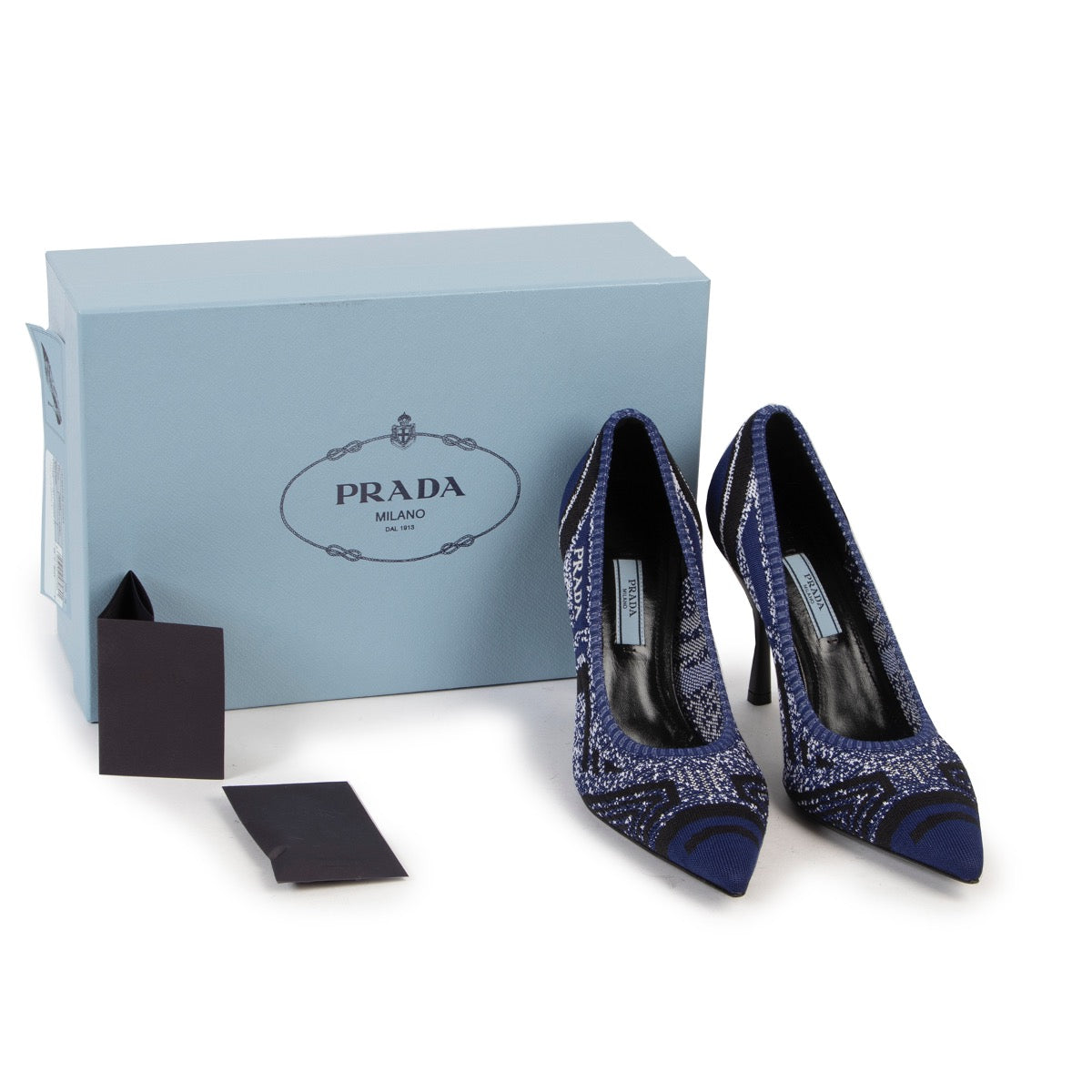 Shop safe online 100% authentic second hand Prada Blue Knit Fabric Pointy Toe Pumps - Size 39 in very good, excellent condition at the right price at Labellov in Antwerp.