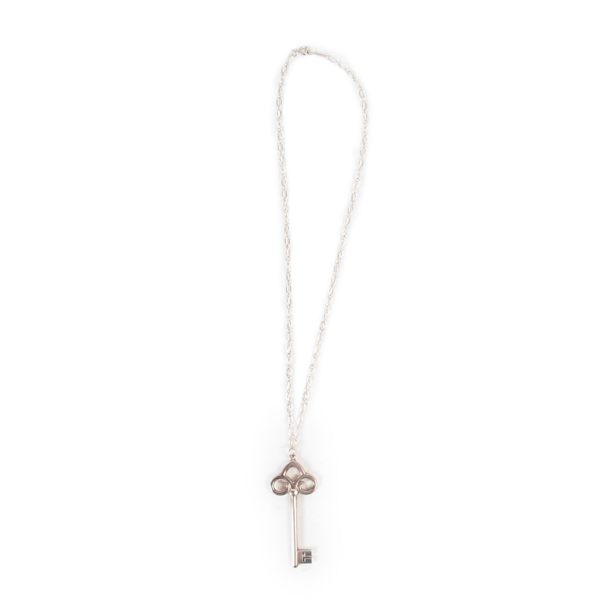 Shop safe online 100% authentic second hand Tiffany & Co Silver Necklace in very good preloved condition at the right price at Labellov in Antwerp.