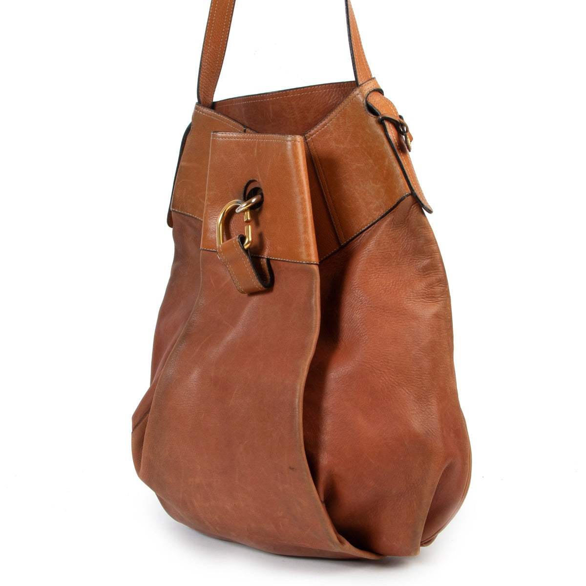 Buy and sell your delvaux handbags for a reasonable price. Buy this Delvaux Cognac Faust Shoulder Bag at Labellov online or in store.