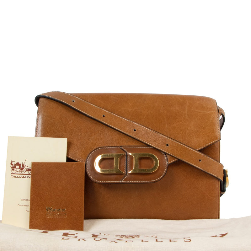 Buy online an authentic second hand Delvaux Cognac Leather Shoulder Bag in preloved condition at Labellov in Antwerp.