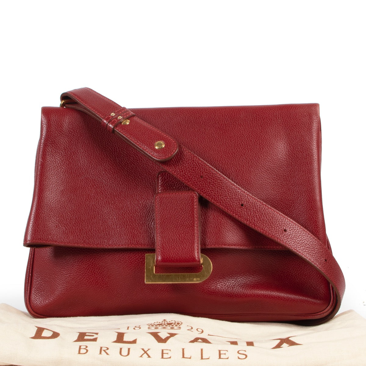 Koop authentieke tweedehands Delvaux bruin lederen handtas met juiste prijs. Achetez un authentique sac à main Delvaux en cuir marron d'occasion au bon prix. Buy authentic second hand Delvaux Red Leather Passerelle Shoulder Bag at the right price.