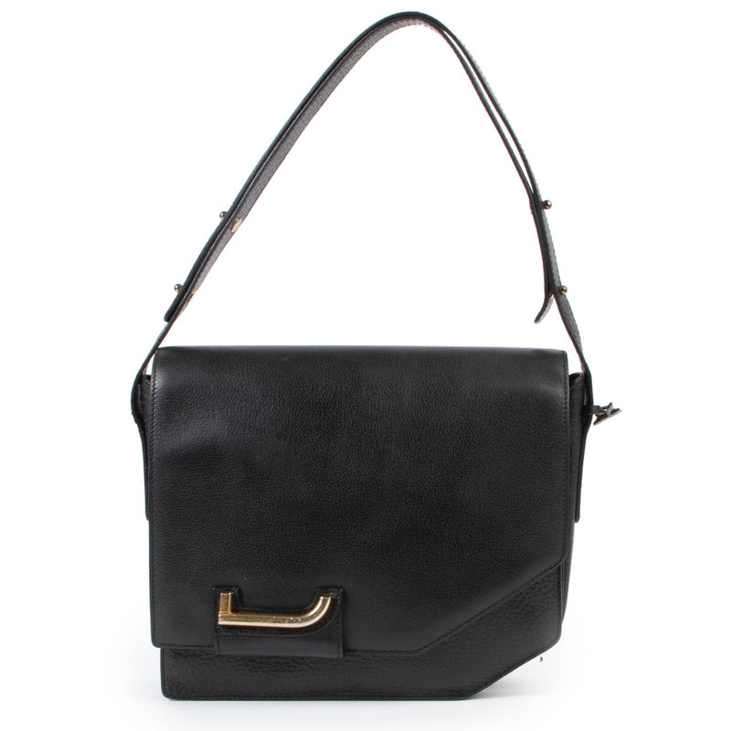 Get this Delvaux Black Shoulder Bag for a fair price at a luxury boutique. Buy and sell your Delvaux items for a reasonable price at Labellov online or in store