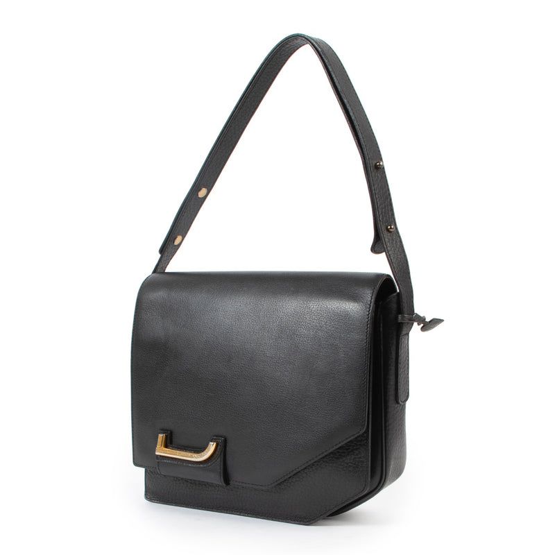 Get this Delvaux Black Shoulder Bag for a fair price at a luxury boutique. Buy and sell your Delvaux items for a reasonable price at Labellov online or in store