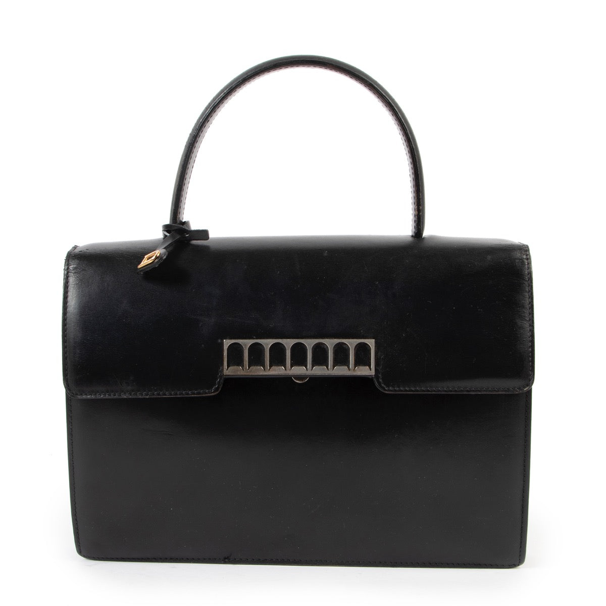Buy this Delvaux Vintage Black Top handle if you are a vintage lover for a reasonable price at Labellov Antwerp online or in store.
