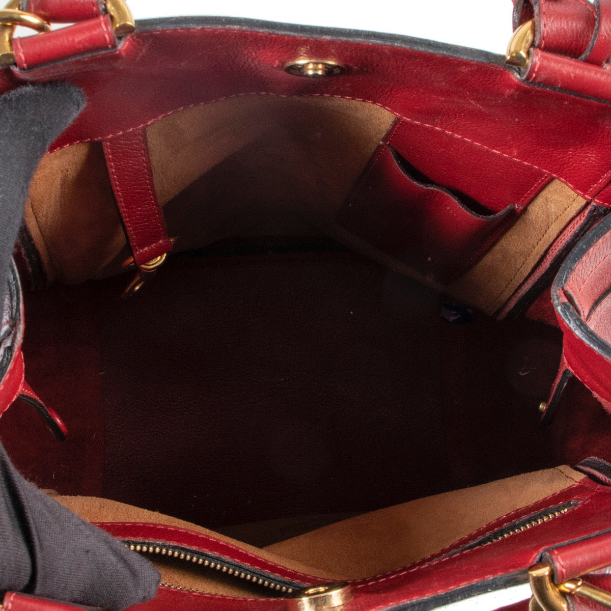 Shop safe online 100% authentic second hand Delvaux Red Leather Shoulder Bag in very good condition at the right price at Labellov in Antwerp.