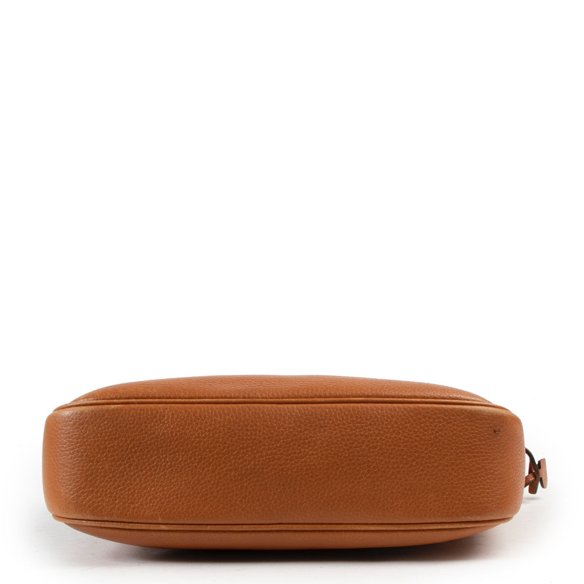 Shop safe online 100% authentic second hand Delvaux Camel Crossbody Bag in very good preloved condition at the right price at Labellov in Antwerp.
