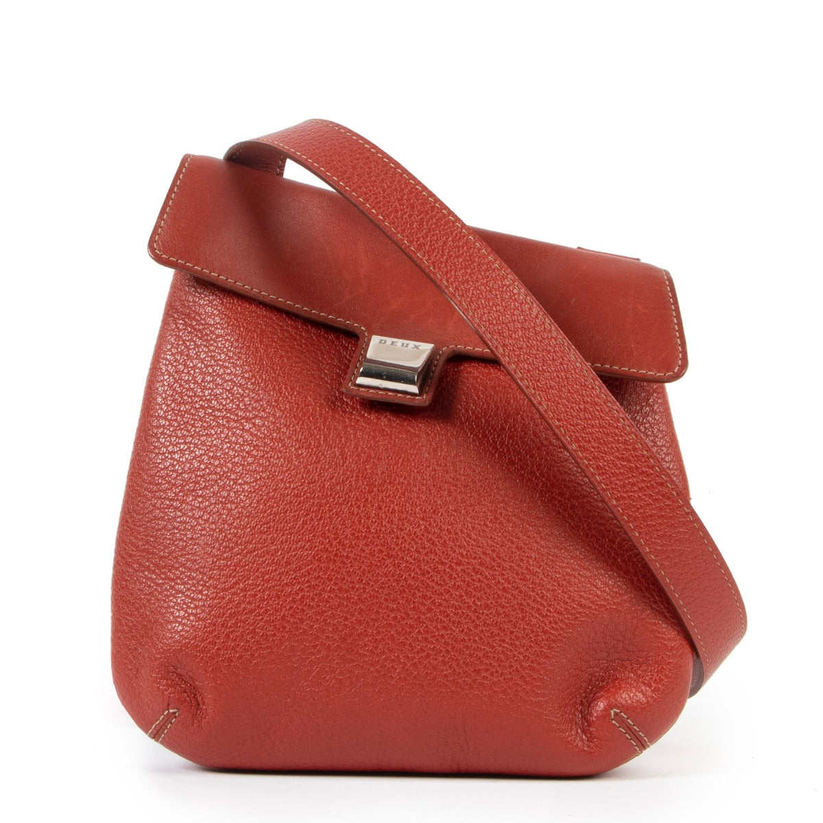 Shop safe online 100% authentic second hand Deux De Delvaux Red Crossbody Bag in very good condition at the right price at Labellov in Antwerp.