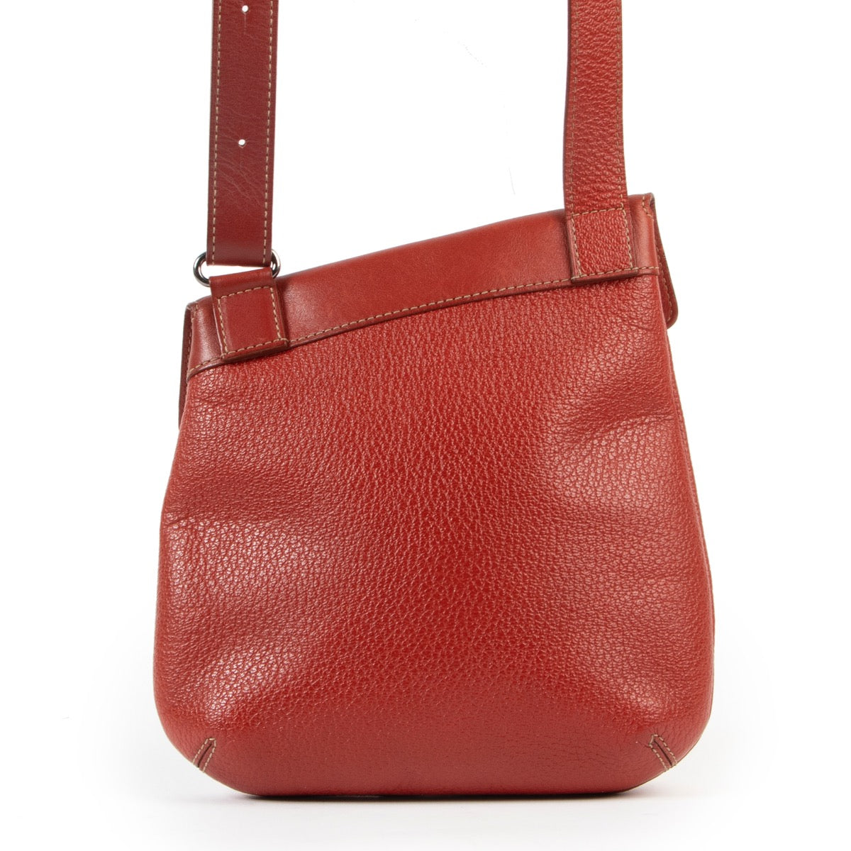 Shop safe online 100% authentic second hand Deux De Delvaux Red Crossbody Bag in very good condition at the right price at Labellov in Antwerp.