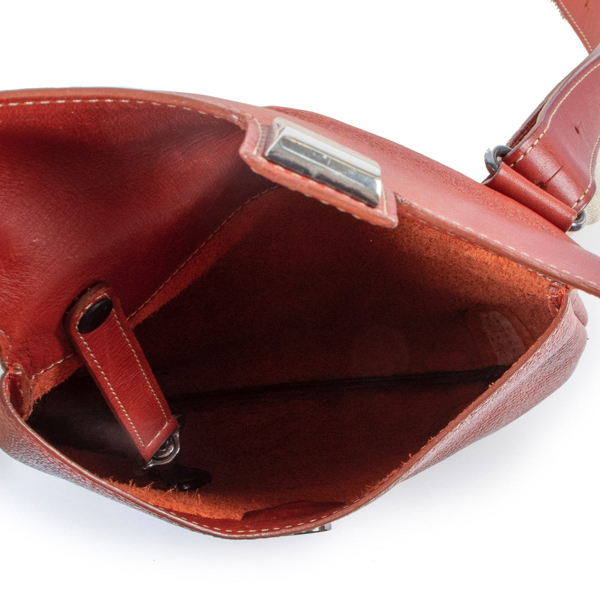 Shop safe online 100% authentic second hand Deux De Delvaux Red Crossbody Bag in very good condition at the right price at Labellov in Antwerp.