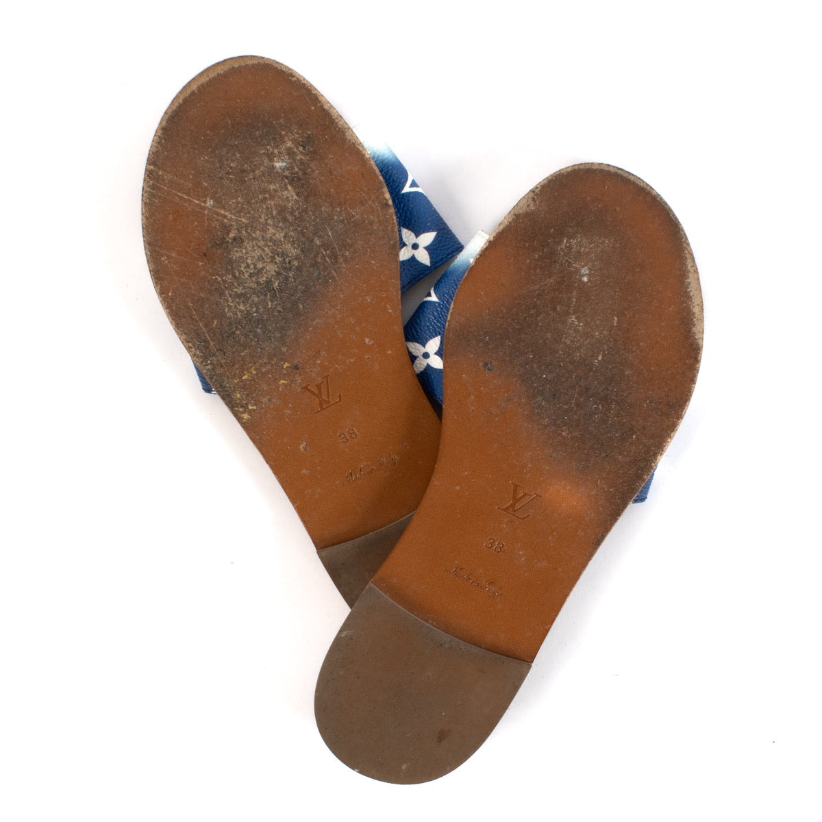 Shop safe online at Labellov in Antwerp, Brussels and knokke this 100% authentic second hand Louis Vuitton Escale Slippers - Size 38