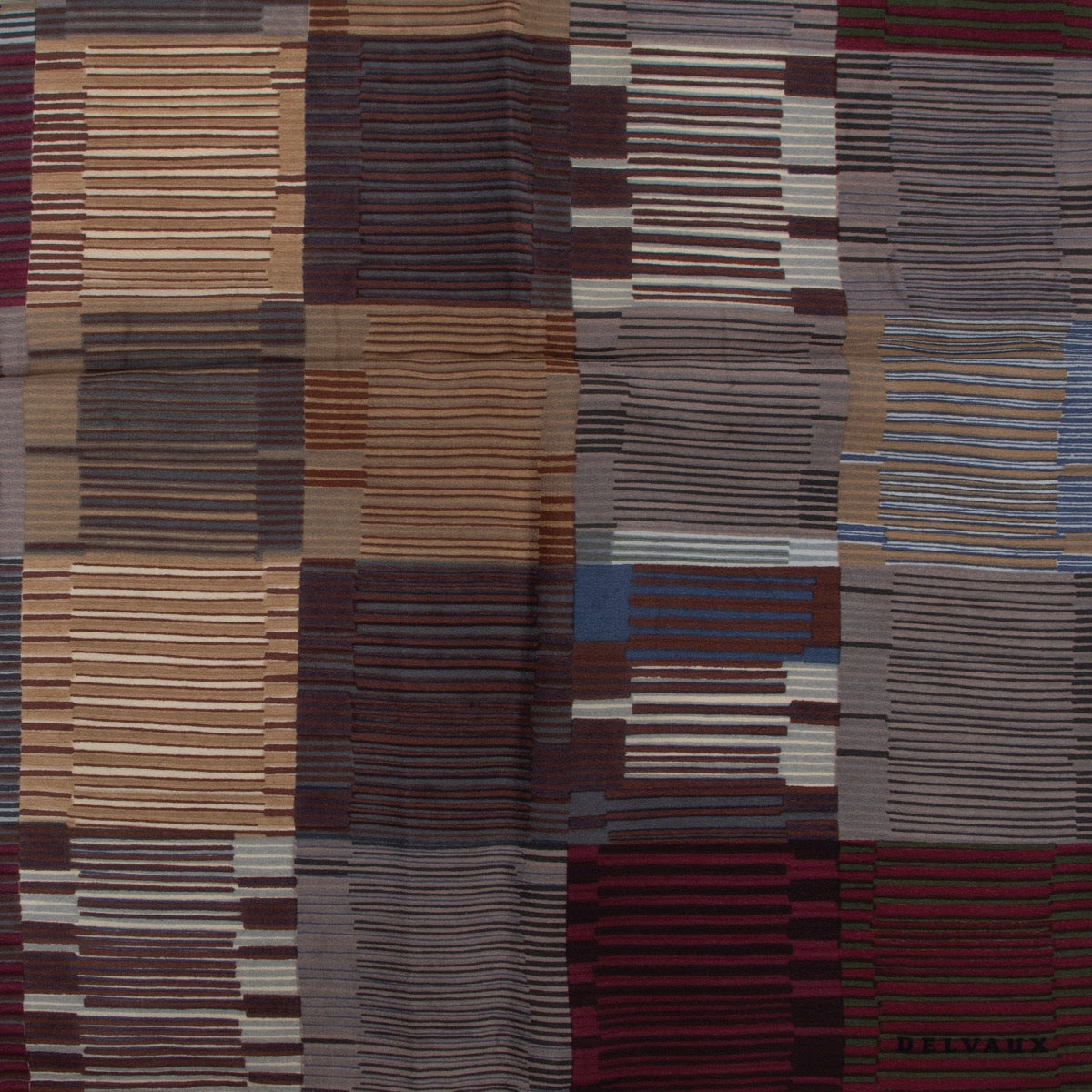Shop safe online at Labellov in Antwerp this 100% authentic second hand Delvaux Multicolor Striped Scarf