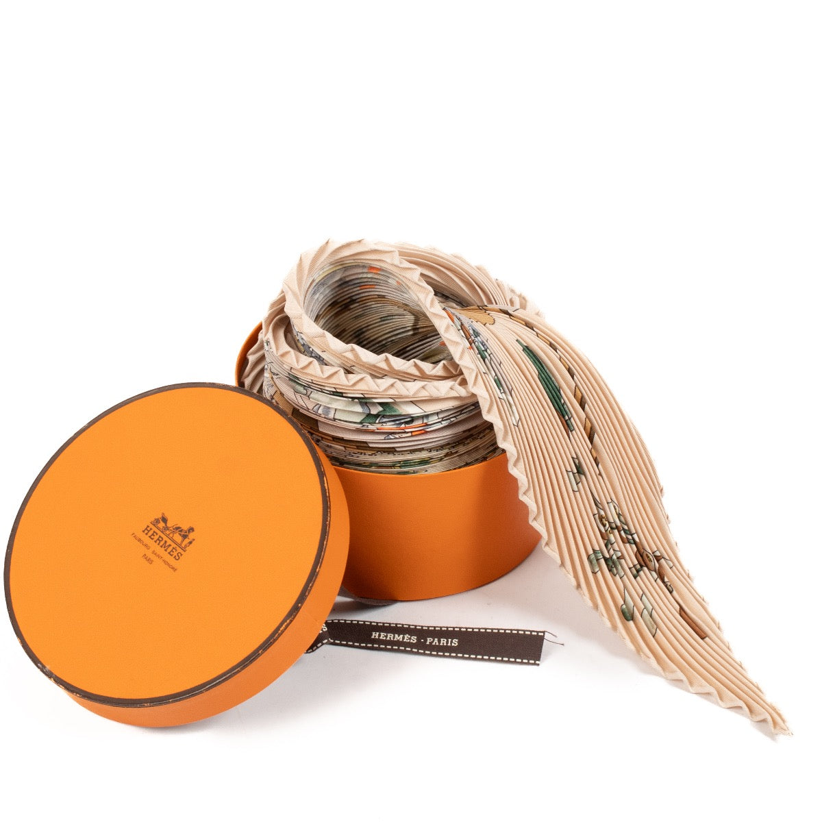 shop 100% authentic second hand Hermès Neige D'Antan Plissé Scarf on Labellov.com