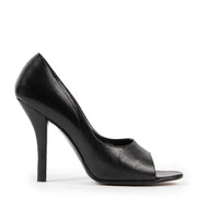 Gucci Black Pumps - Size 36 online or in store available at Labellov Antwerp.