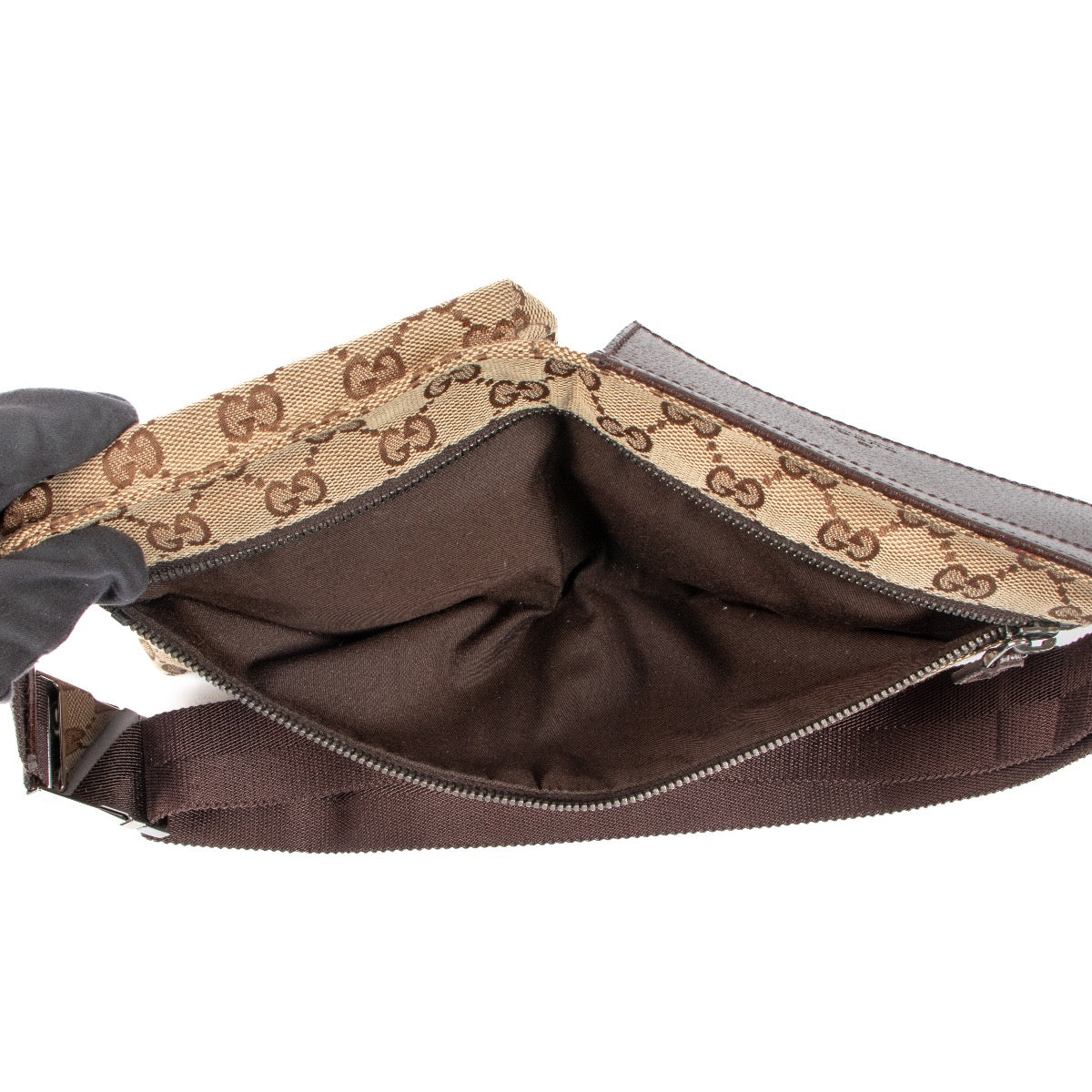 Shop 100% authentic second-hand Gucci Monogram Belt Crossbody on Labellov.com