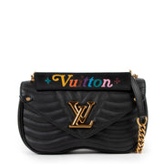 Buy these Louis Vuitton Black Crossbody for a reasonable price at Labellov online or in store. Koop deze Louis Vuitton Black Crossbody voor een redelijke prijs bij Labellov online of in de winkel.