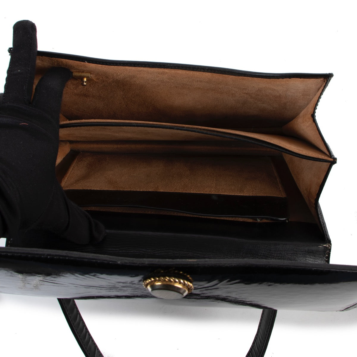 Buy and sell your designer items at Labellov in Antwerp such as this Delvaux Black Patent Leather Top handle for a fair price and in preloved condition.
