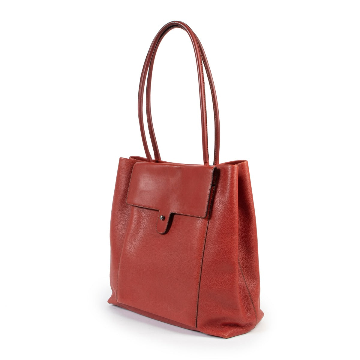 Buy this Delvaux Red Shoulder Bag at Labellov for a reasonable price online or in store.