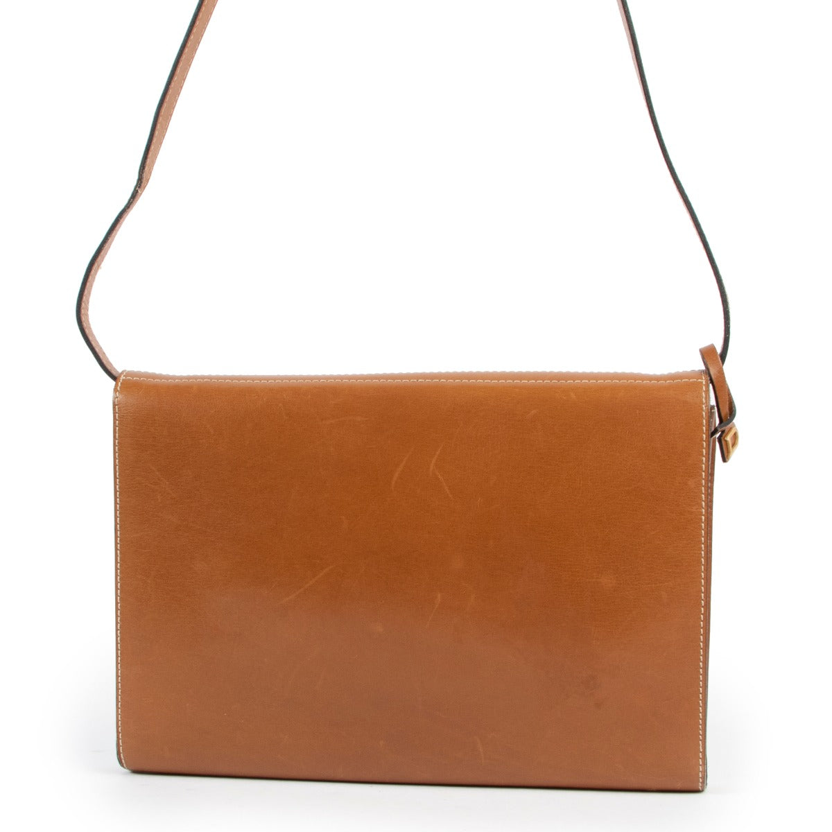 Buy this Delvaux Cognac Shoulder Flap Bag Clutch at Labellov in Antwerp for a fair price. Buy and sell your designer items.