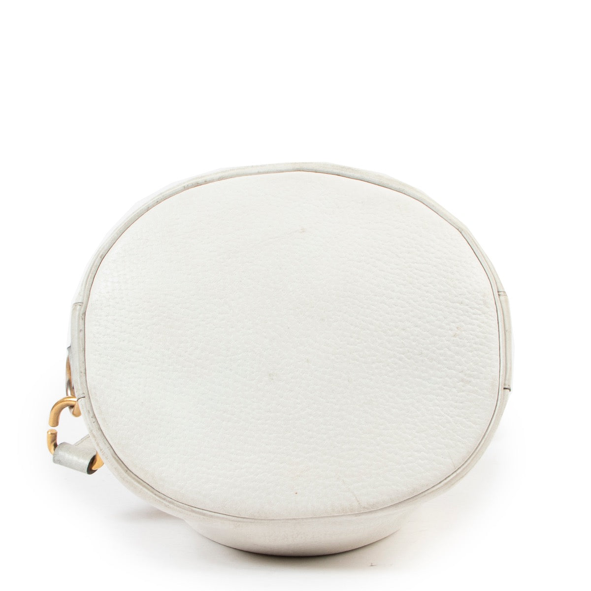 Shop safe online 100% authentic second hand Delvaux White Bucket Shoulder Bag in very good condition at the right price at labellov in Antwerp.