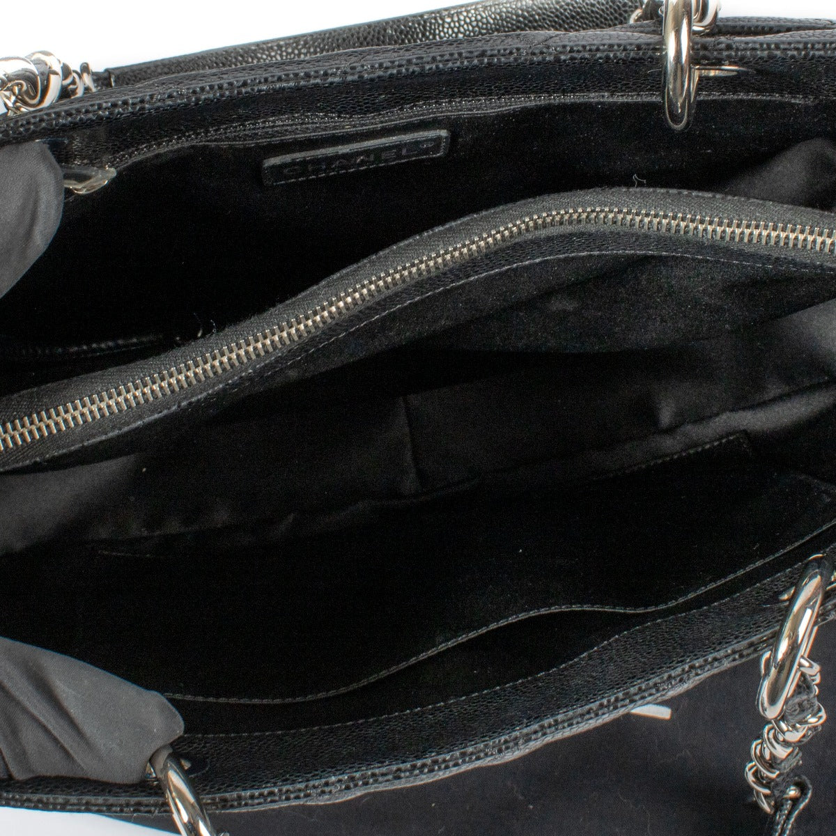 Sac fourre-tout Chanel GST Grand Shopping en cuir caviar noir