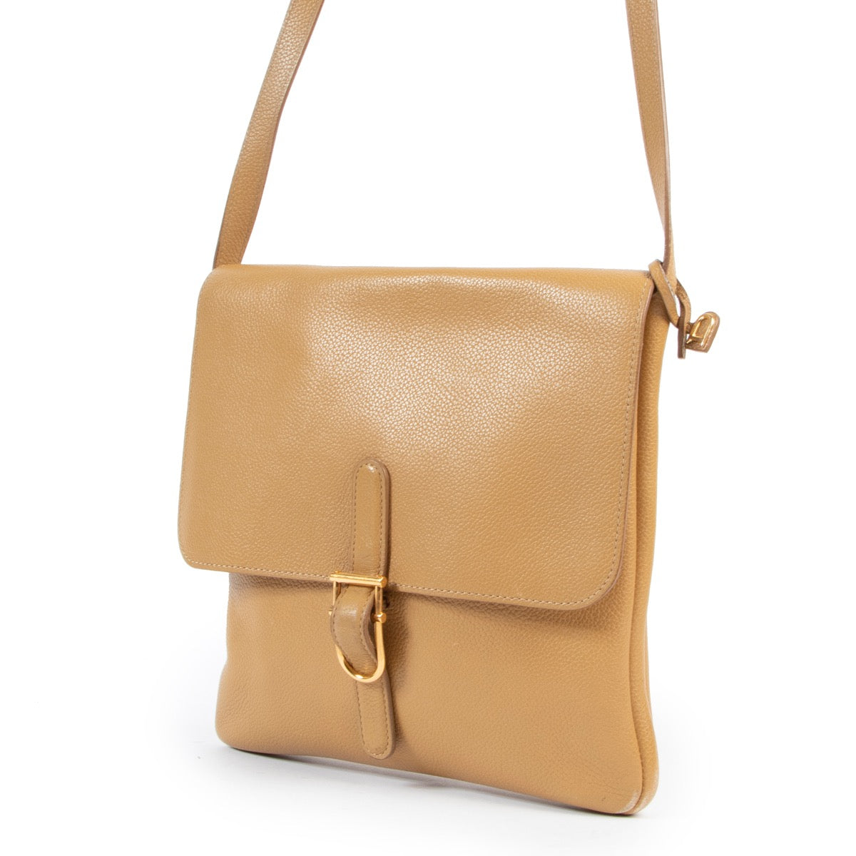 Shop safe online 100% authentic second hand Delvaux Beige Crossbody bag in very good condition at the right price at Labellov in Antwerp.