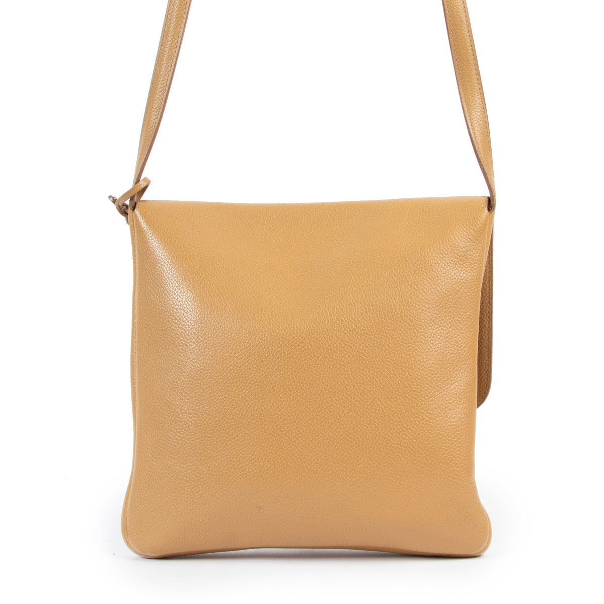 Shop safe online 100% authentic second hand Delvaux Beige Crossbody bag in very good condition at the right price at Labellov in Antwerp.
