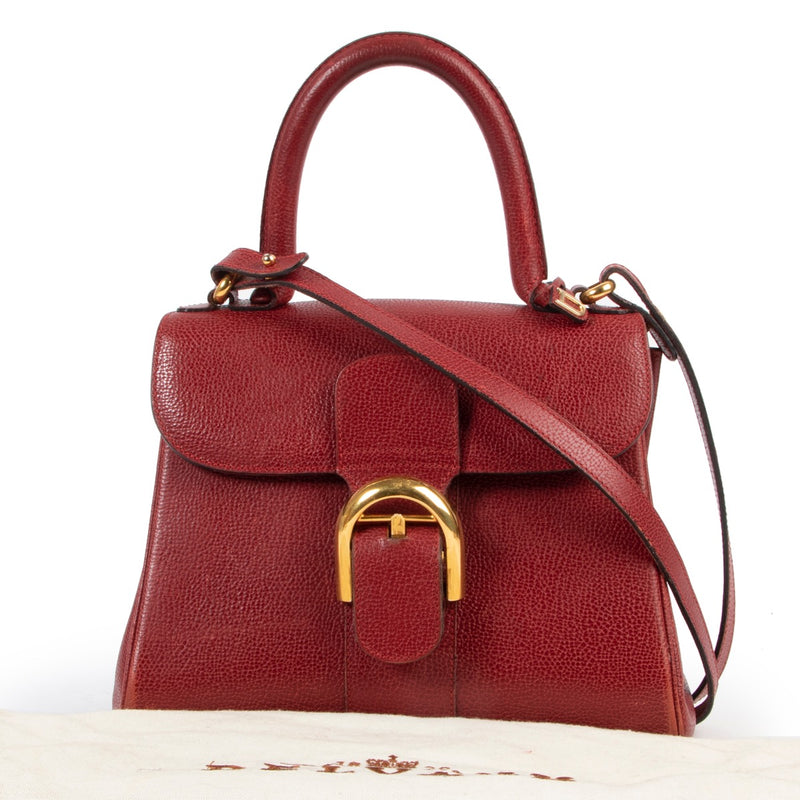 Buy these Delvaux Red Brillant for a reasonable price at Labellov online or in store. Koop deze Delvaux Red Brillant voor een redelijke prijs bij Labellov online of in de winkel.