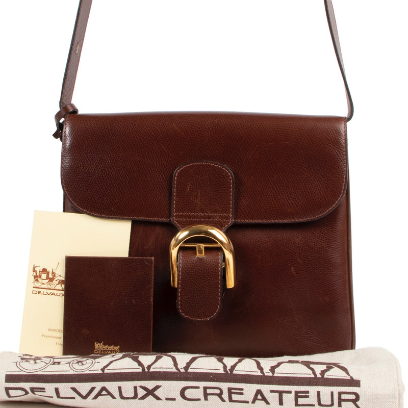 Buy these Delvaux brown Festival Shoulder bag for a reasonable price at Labellov online or in store. Koop deze Delvaux brown Festival Shoulder bag voor een redelijke prijs bij Labellov online of in de winkel.