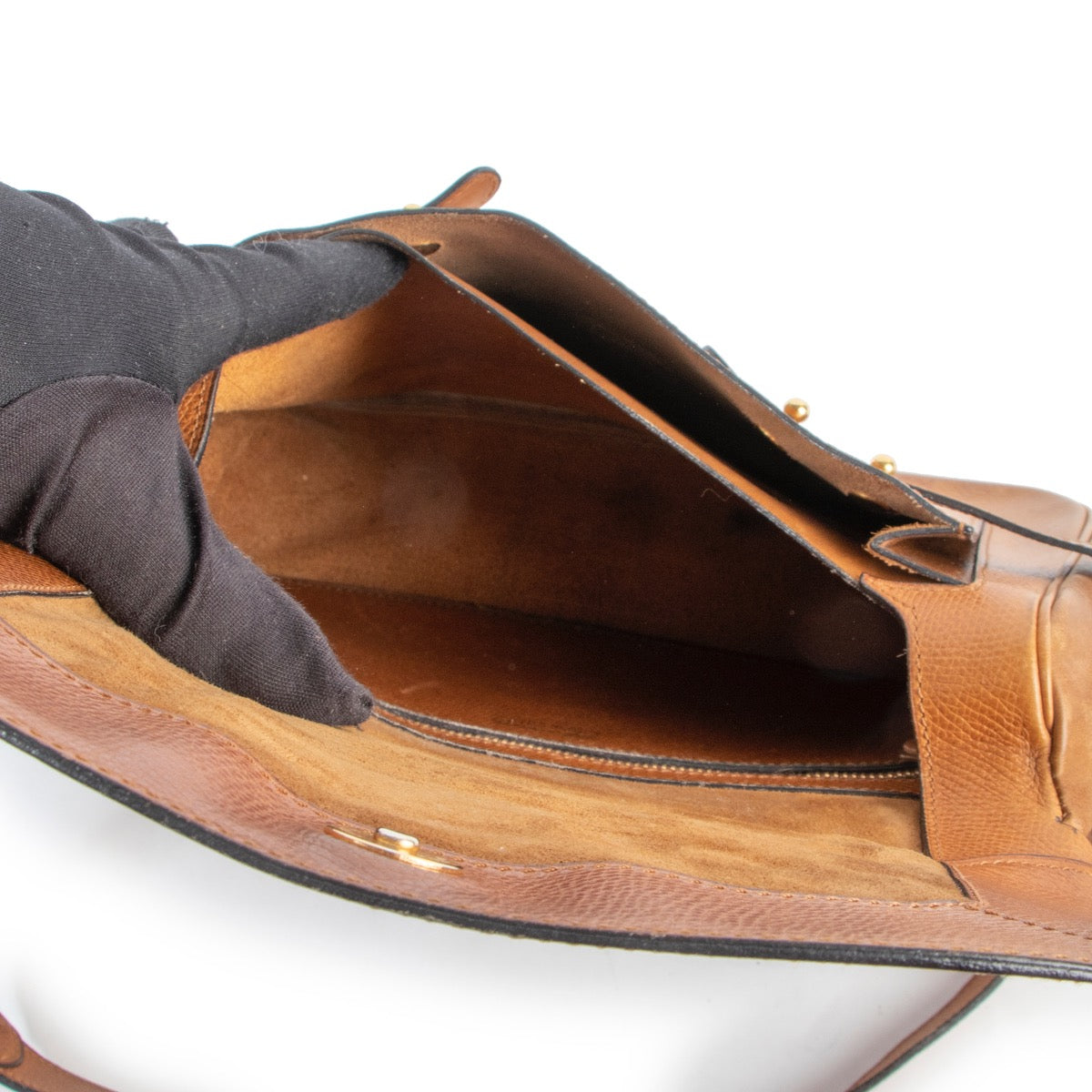 Shop safe online 100% authentic second hand Delvaux Vintage Cognac Leather Crossbody Bag at the right price at Labellov in Antwerp.