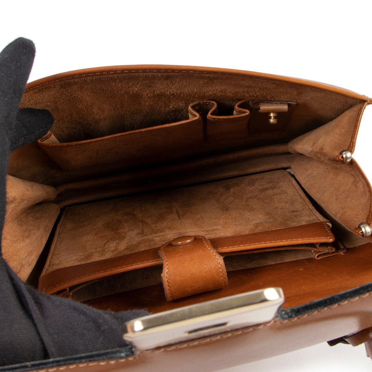Shop safe online 100% authentic second hand Delvaux Cognac Top Handle Bag at the right price at Labellov in Antwerp.