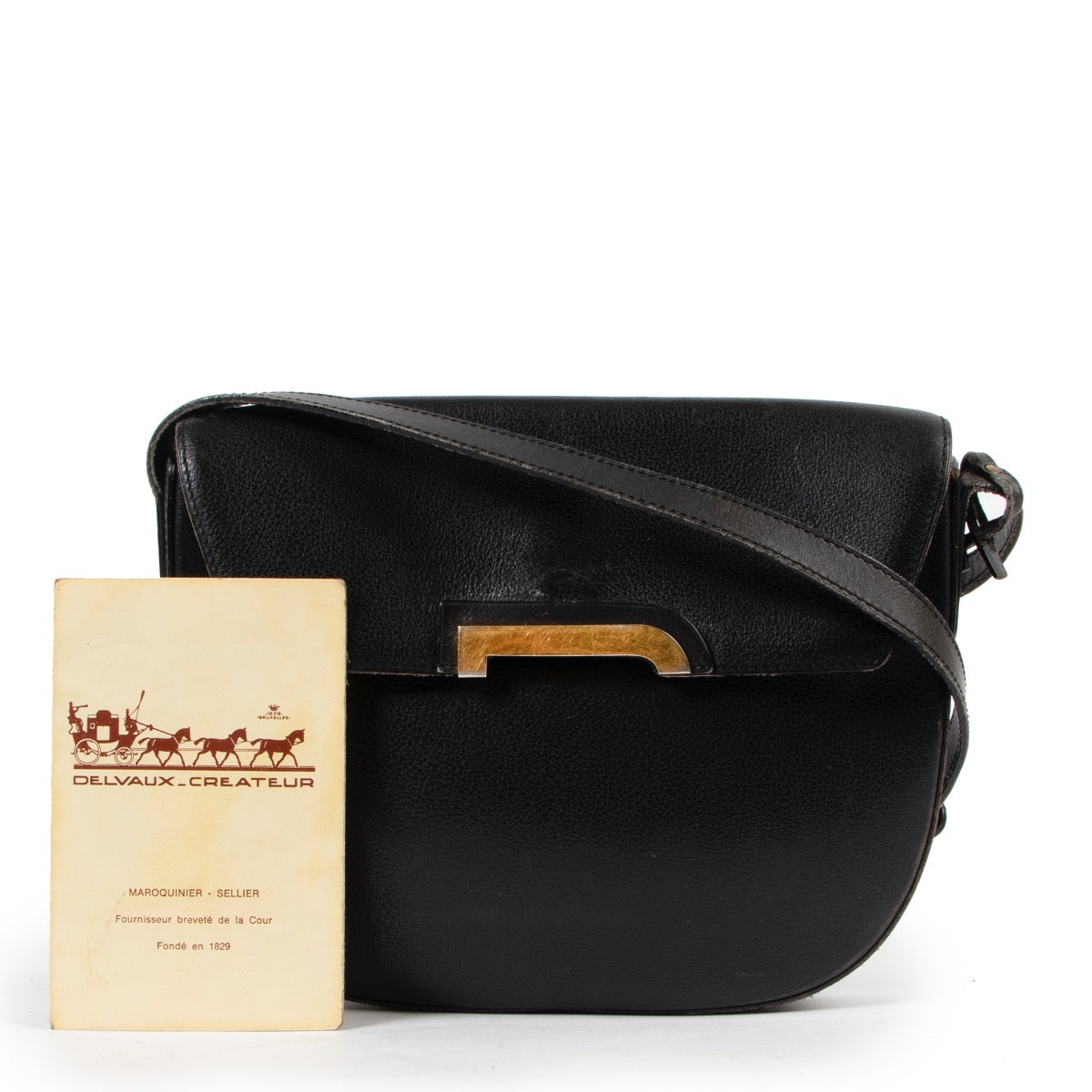 Buy these Delvaux Black Crossbody vintage for a reasonable price at Labellov online or in store. Koop deze Delvaux Black Crossbody vintage voor een redelijke prijs bij Labellov online of in de winkel.