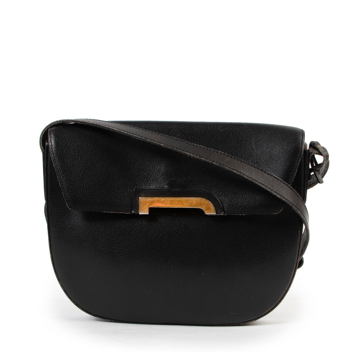 Buy these Delvaux Black Crossbody vintage for a reasonable price at Labellov online or in store. Koop deze Delvaux Black Crossbody vintage voor een redelijke prijs bij Labellov online of in de winkel.