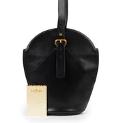 Buy these Delvaux Black Shoulder Leather bag for a reasonable price at Labellov online or in store. Koop deze Delvaux Black Shoulder Leather bag voor een redelijke prijs bij Labellov online of in de winkel.
