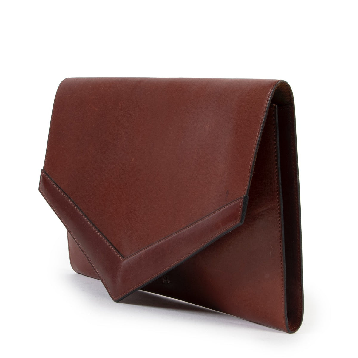 Buy these Delvaux Burgundy Clutch for a reasonable price at Labellov online or in store. Koop deze Delvaux Burgundy Clutch voor een redelijke prijs bij Labellov online of in de winkel.