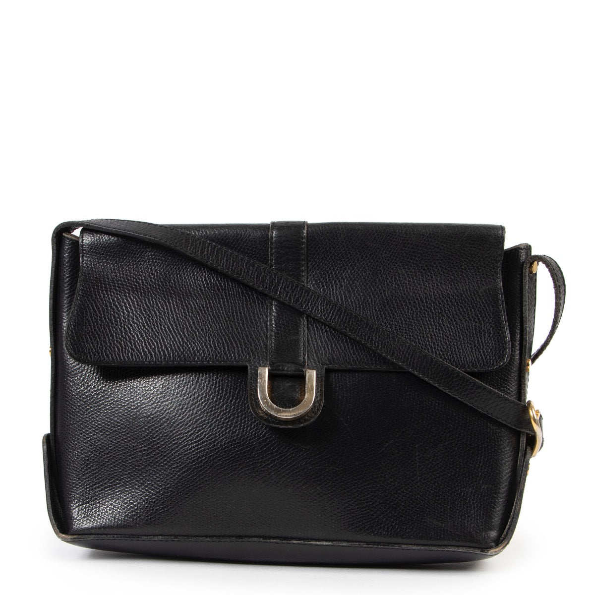 Buy these Delvaux Black Crossbody for a reasonable price at Labellov online or in store. Koop dezeDelvaux Black Crossbody voor een redelijke prijs bij Labellov online of in de winkel.