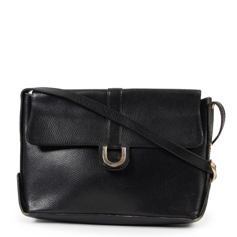 Buy these Delvaux Black Crossbody for a reasonable price at Labellov online or in store. Koop dezeDelvaux Black Crossbody voor een redelijke prijs bij Labellov online of in de winkel.