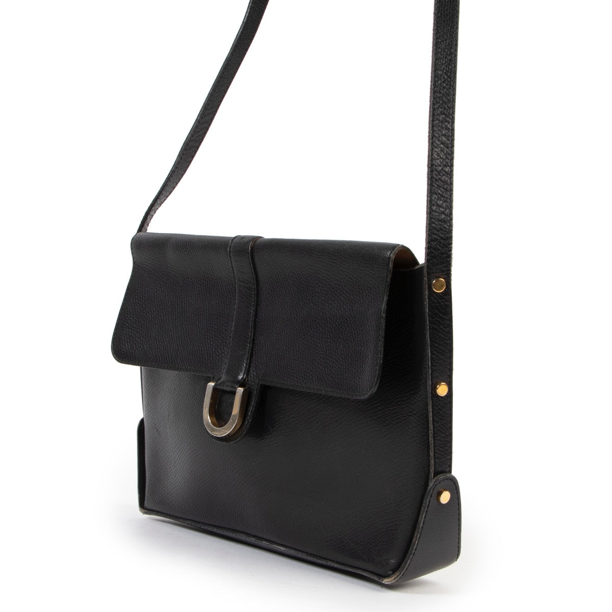 Buy these Delvaux Black Crossbody for a reasonable price at Labellov online or in store. Koop dezeDelvaux Black Crossbody voor een redelijke prijs bij Labellov online of in de winkel.