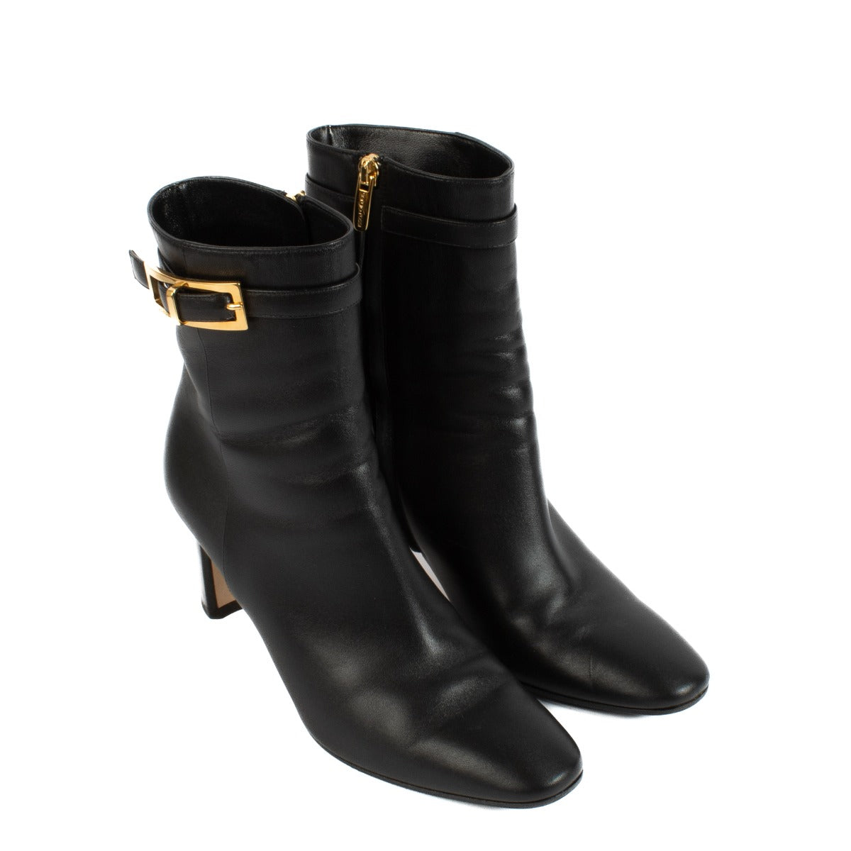 Shop safe online at Labellov in Antwerp, Brussels and Knokke this 100% authentic second hand Sergio Rossi Black Ankle Boots - Size 36,5