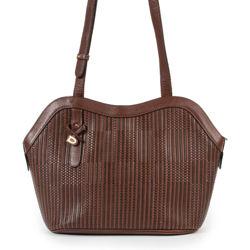 Delvaux Brown Toile De Cuir Shoulder Bag available to get and give it a second home. Online or in store at Labellov for a reasonable price and in good condition.