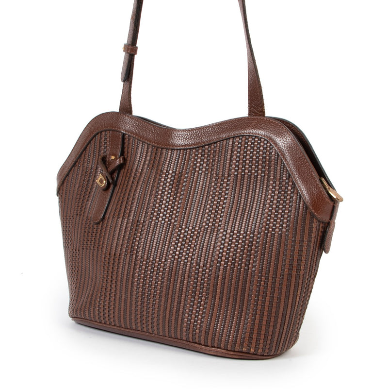 Delvaux Brown Toile De Cuir Shoulder Bag available to get and give it a second home. Online or in store at Labellov for a reasonable price and in good condition.