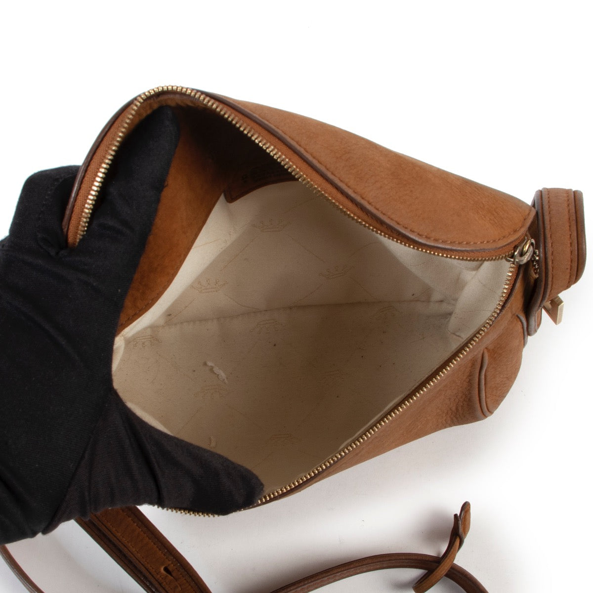 Shop safe online 100% authentic second hand Delvaux Cognac Nubuck Crossbody in store or online at Labellov Antwerp