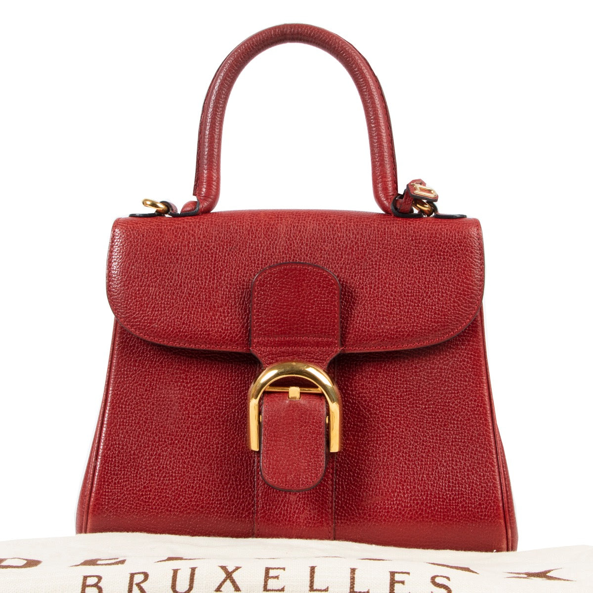 Delvaux Red Brillant PM is available online or step by in the store at Labellov in Antwerp Belgium. Delvaux Red Brillant PM is beschikbaar online of kom langs in de winkel bij Labellov in Antwerpen België