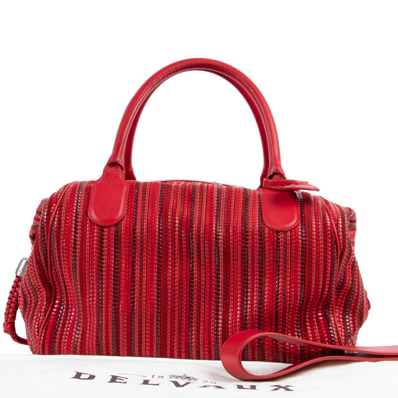 Buy these Delvaux Napoli Red Toile De Cuir Top handle for a reasonable price at Labellov online or in store. Koop deze Delvaux Napoli Red Toile De Cuir Top handlevoor een redelijke prijs bij Labellov online of in de winkel.
