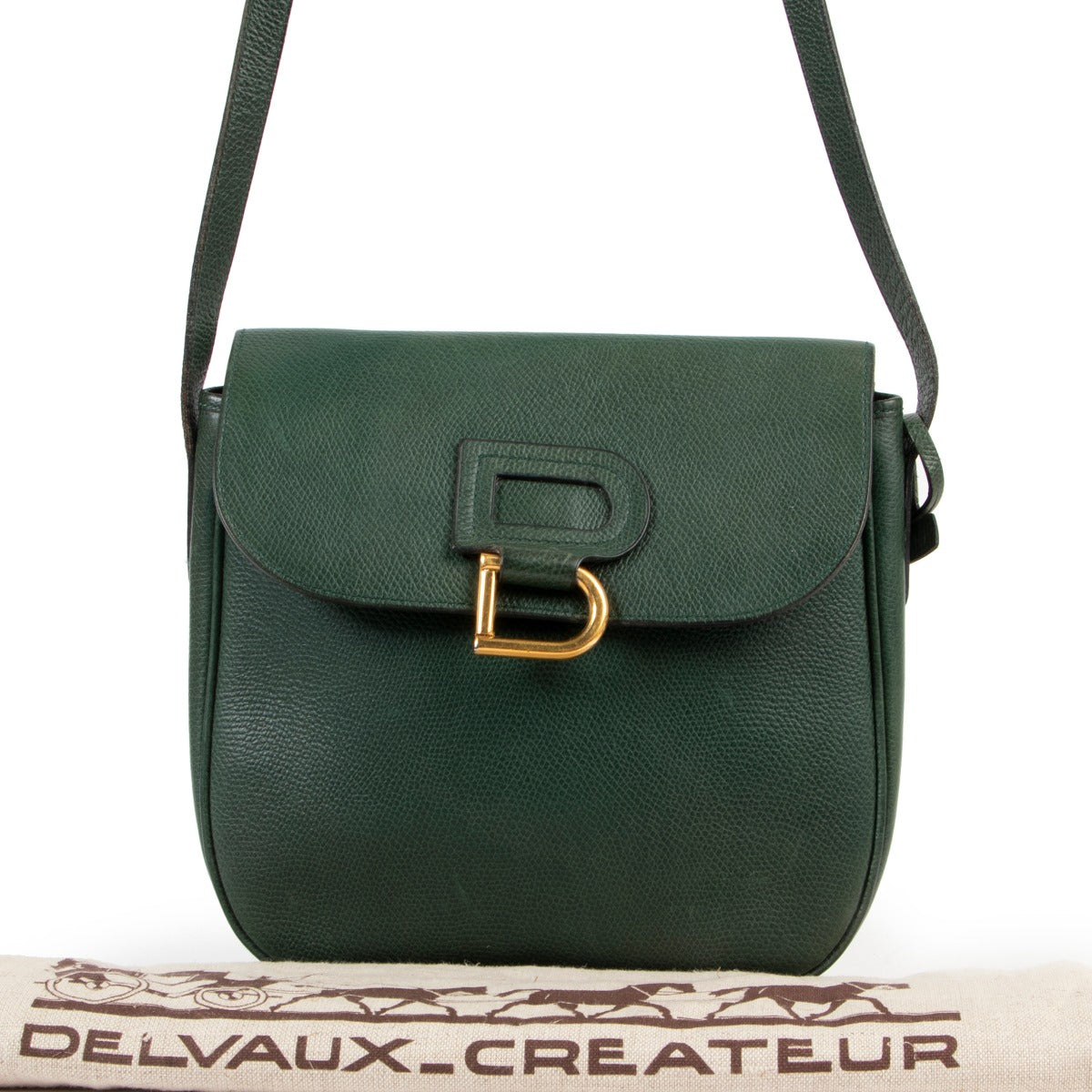 Buy these Delvaux Green Leather Crossbody for a reasonable price at Labellov online or in store. Koop deze Delvaux Green Leather Crossbodyvoor een redelijke prijs bij Labellov online of in de winkel.
