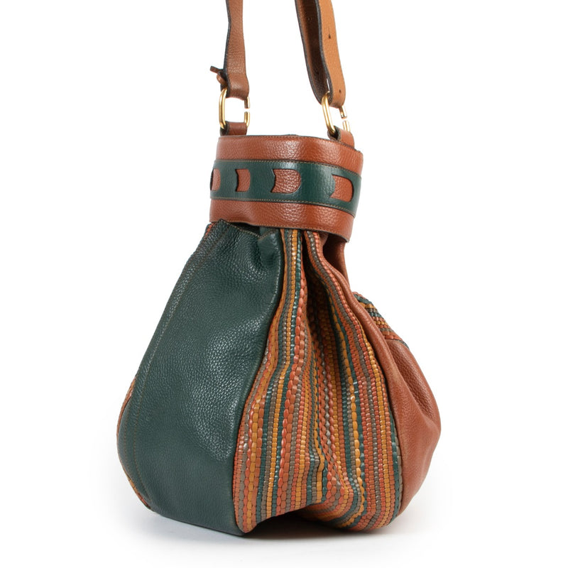 Buy these Delvaux Cognac Toile De Cuir Shoulder bag for a reasonable price at Labellov online or in store. Koop deze Delvaux Cognac Toile De Cuir Shoulder bag voor een redelijke prijs bij Labellov online of in de winkel.
