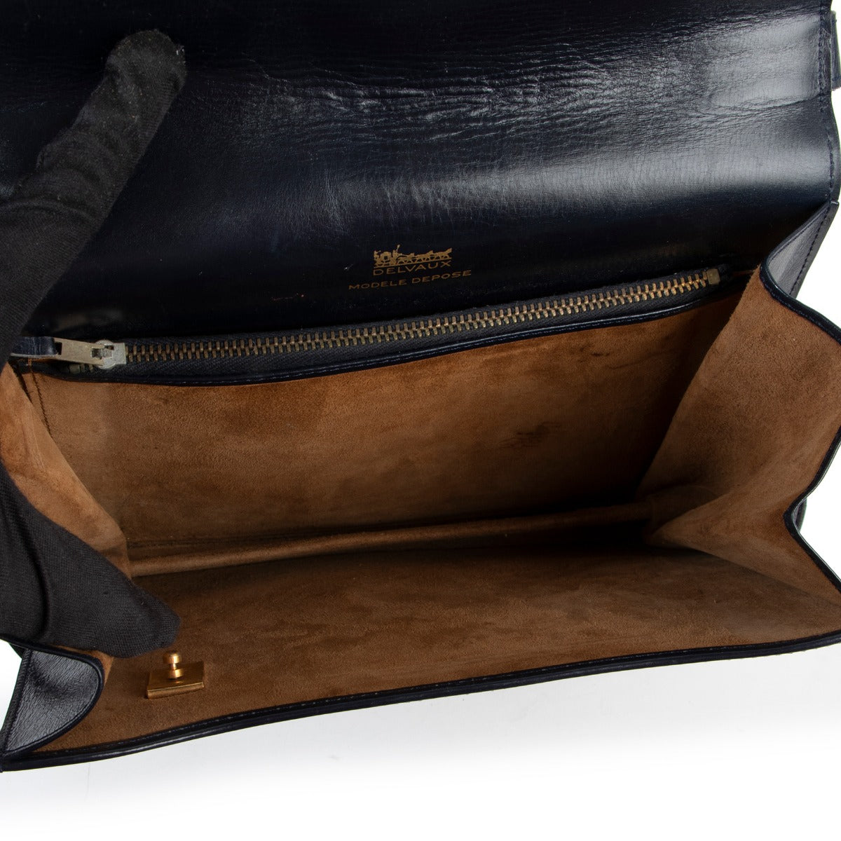 Vintage original Delvaux Blue Leather Shoulder Bag in good condition on Labellov Luxury 2nd hand site