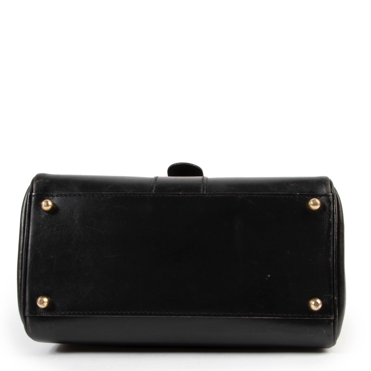 Buy this Delvaux Black Brillant Mini for a reasonable price online or in store at Labellov Antwerp