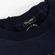 shop 100% authentic second hand Chanel 18C Navy Cotton T-Shirt - Size M on Labellov.com